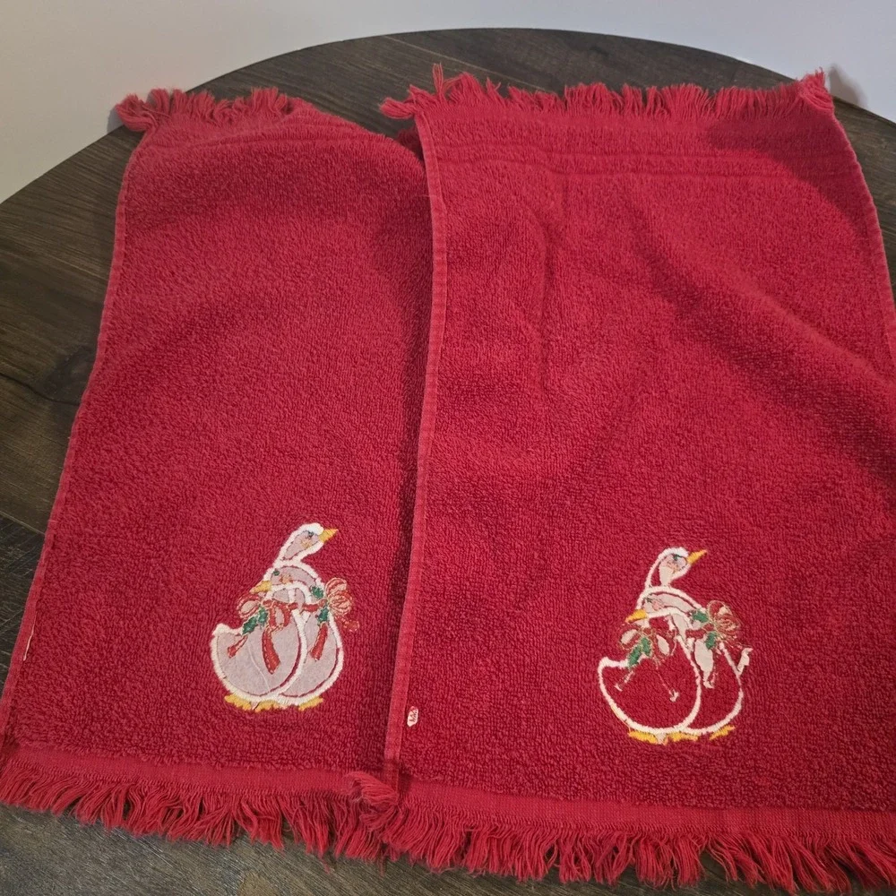 Vintage Christmas Finger Tip Hamd Towels Geese Red Green Set of 4 USA Cotton‎